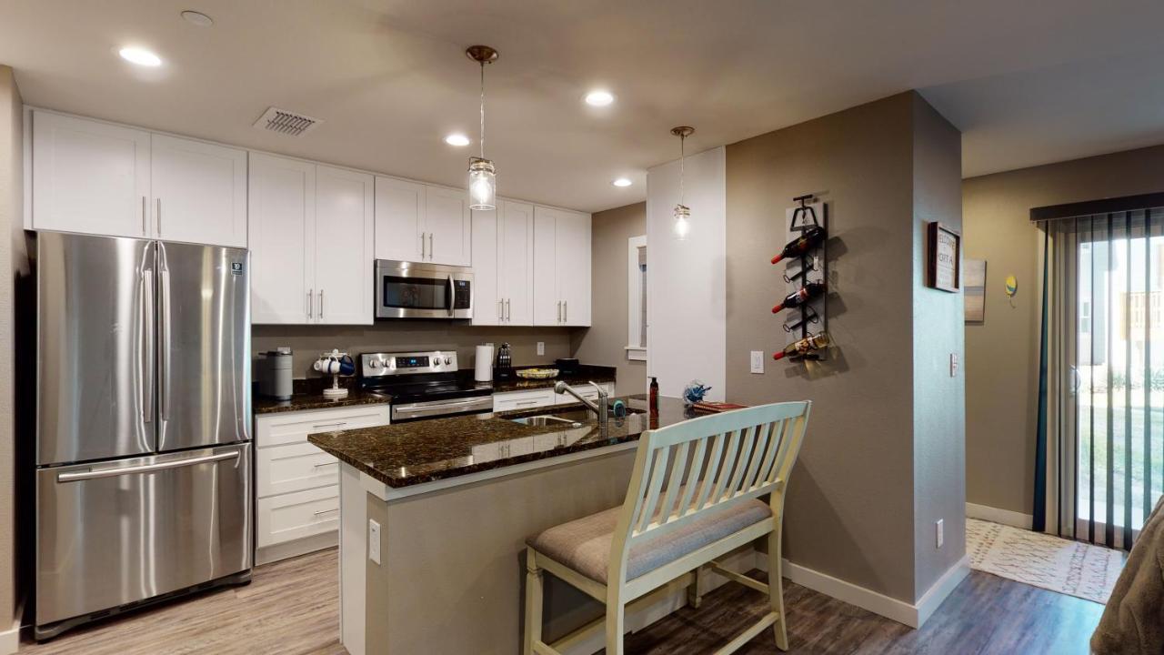 Ah-J136 All New Construction, First Floor Condo Near Marina Порт Арансас Екстериор снимка